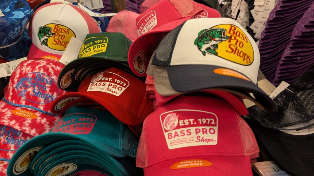 バスプロショップスの目印